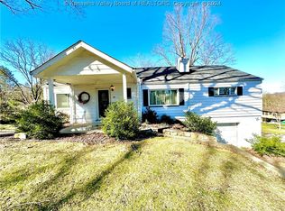 905 Lotus Rd, Saint Albans, WV 25177