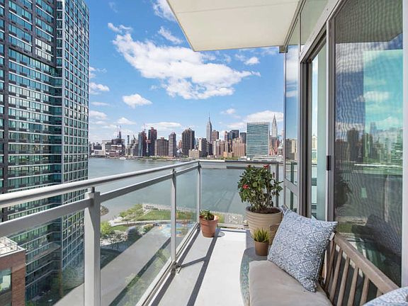 4th image of 4630 Center Blvd APT 1411