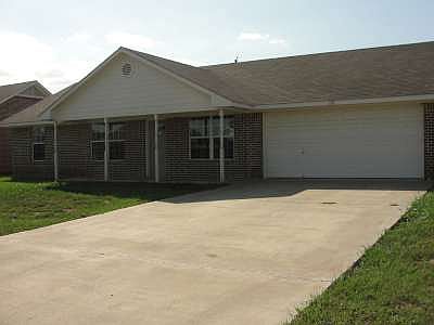 5th image of 207 Broken Arrow Dr