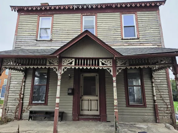 214 E 10th St, Brookville, IN 47012