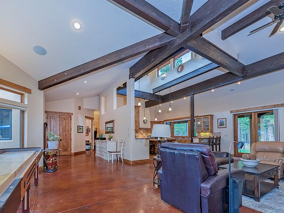 5th image of 105 Aspen Ct
