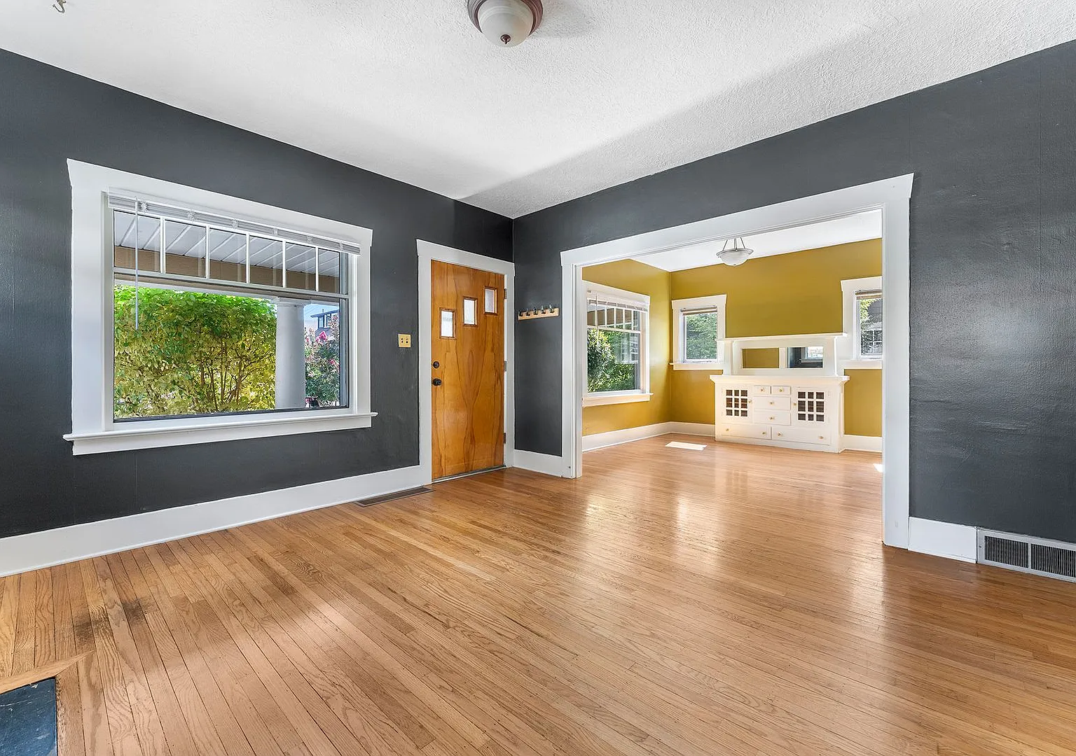 Nice Catch! 2 Bd 1.5 Ba 1600 Sf- Historic Richmond Neighborhood — Photo 3