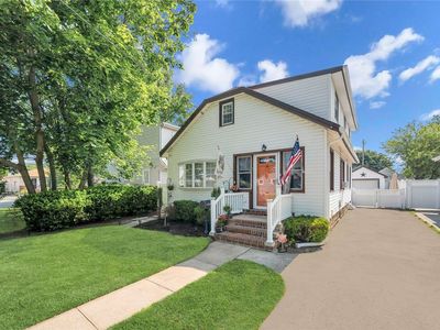 8 Lafayette Avenue, Lynbrook, NY, 11563