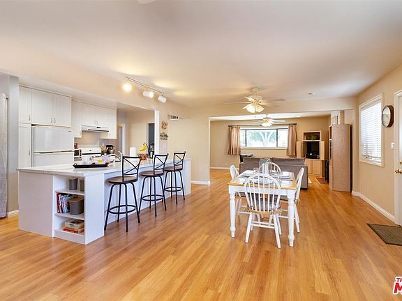 5th image of 7915 Cozycroft Ave