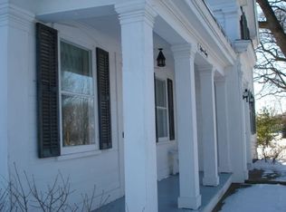 1590 Oakridge Rd, Neenah, WI 54956