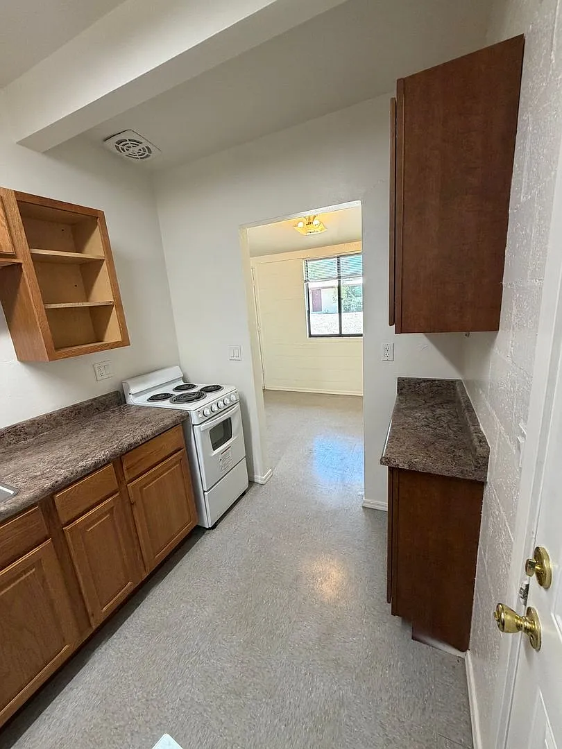 Towner Apartments — Photo 2