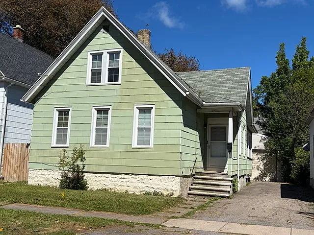 3 bed, 1569 sqft, $1,500 — Photo 1