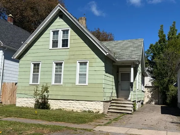 102 Van Stallen St, Rochester, NY 14621