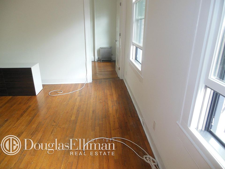 1st image of 513 Hicks St APT 3