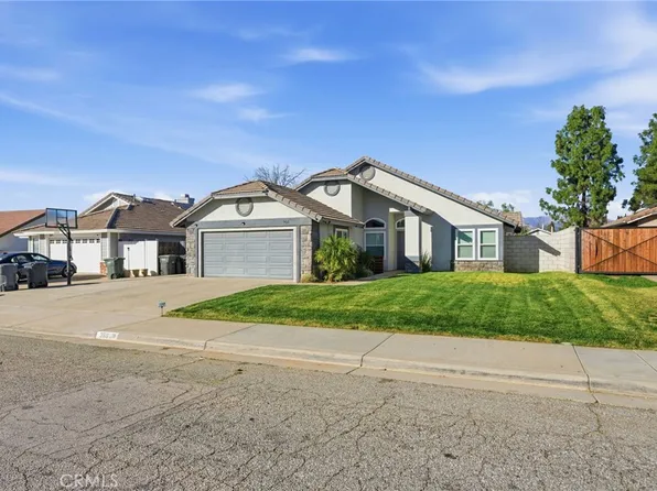 366 Flordason Dr, Calimesa, CA 92320