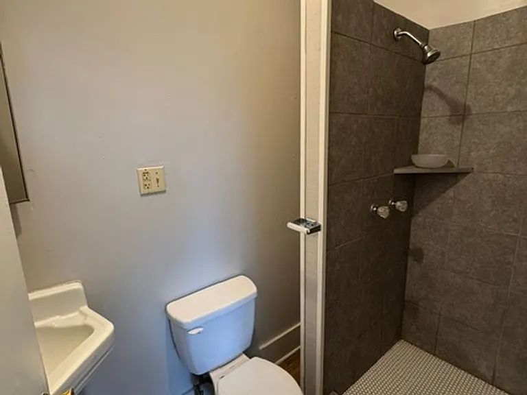 1704 W Main St — Photo 7