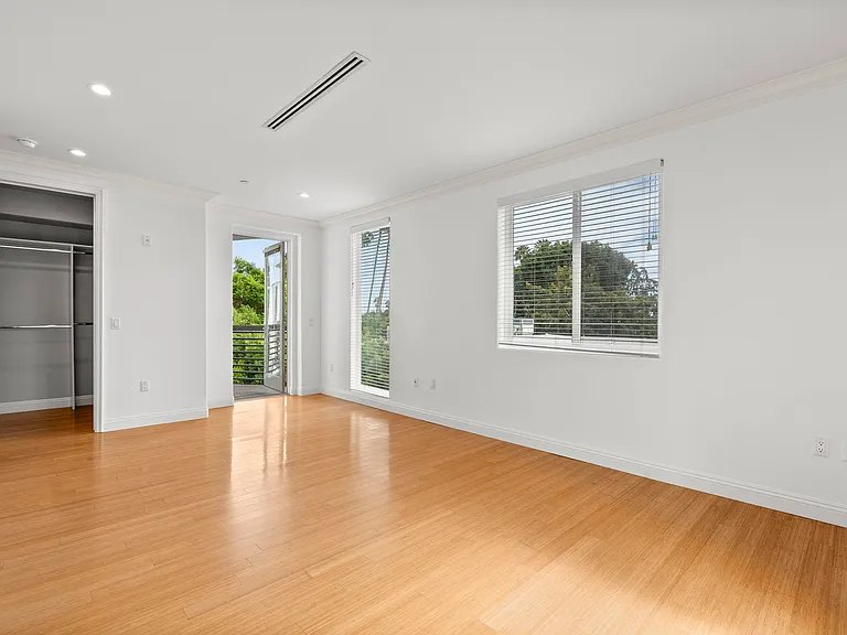 1283 Havenhurst Dr #306 — Photo 16