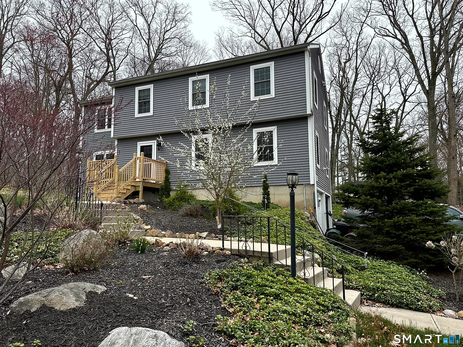 4 bed, 2.5 bath, 2280 sqft, $3,900 — Photo 2