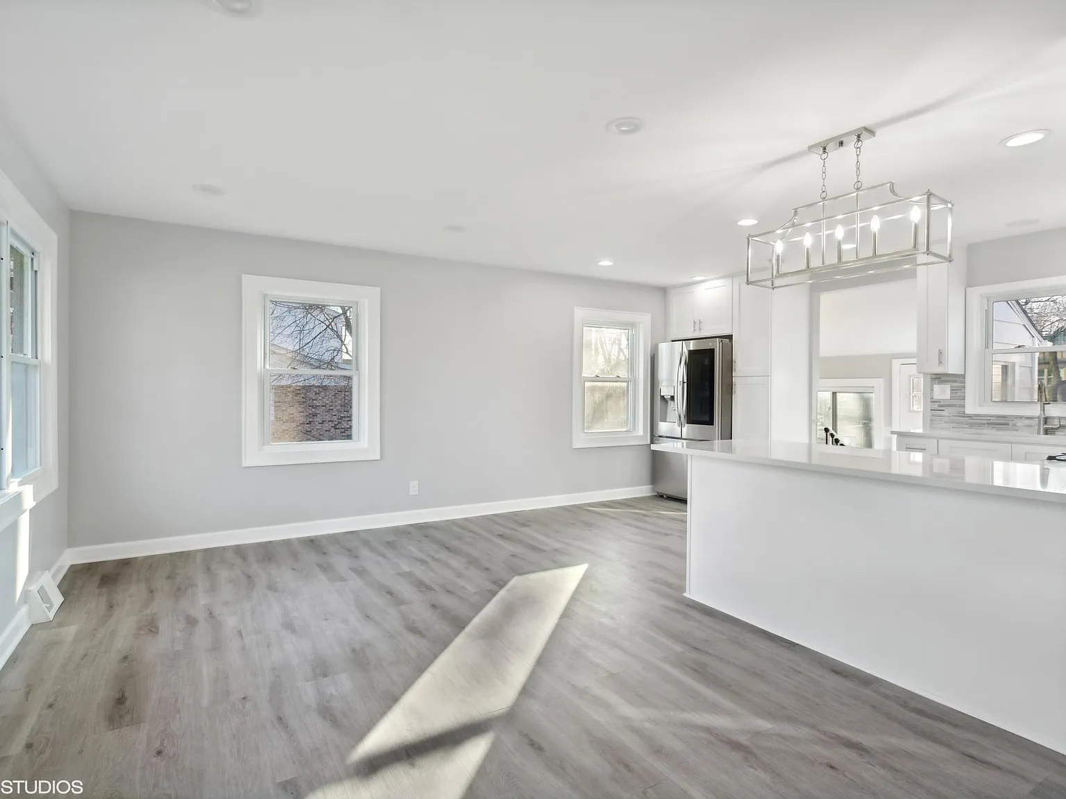 810 S Jackson St — Photo 2