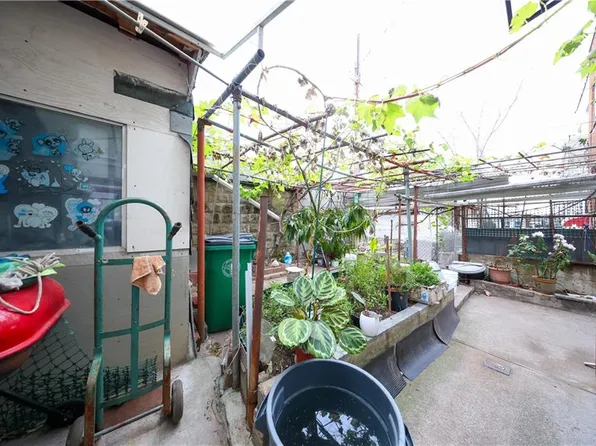 1152 64th Street image 21 of 32