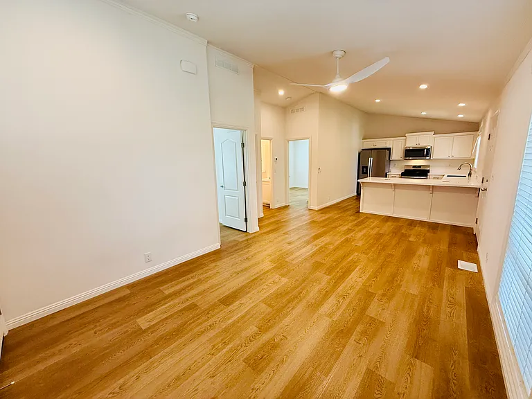 1045 East Ave — Photo 4