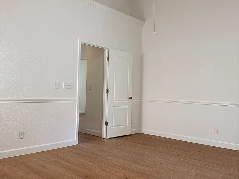 4683 W Amherst Ave — Photo 9