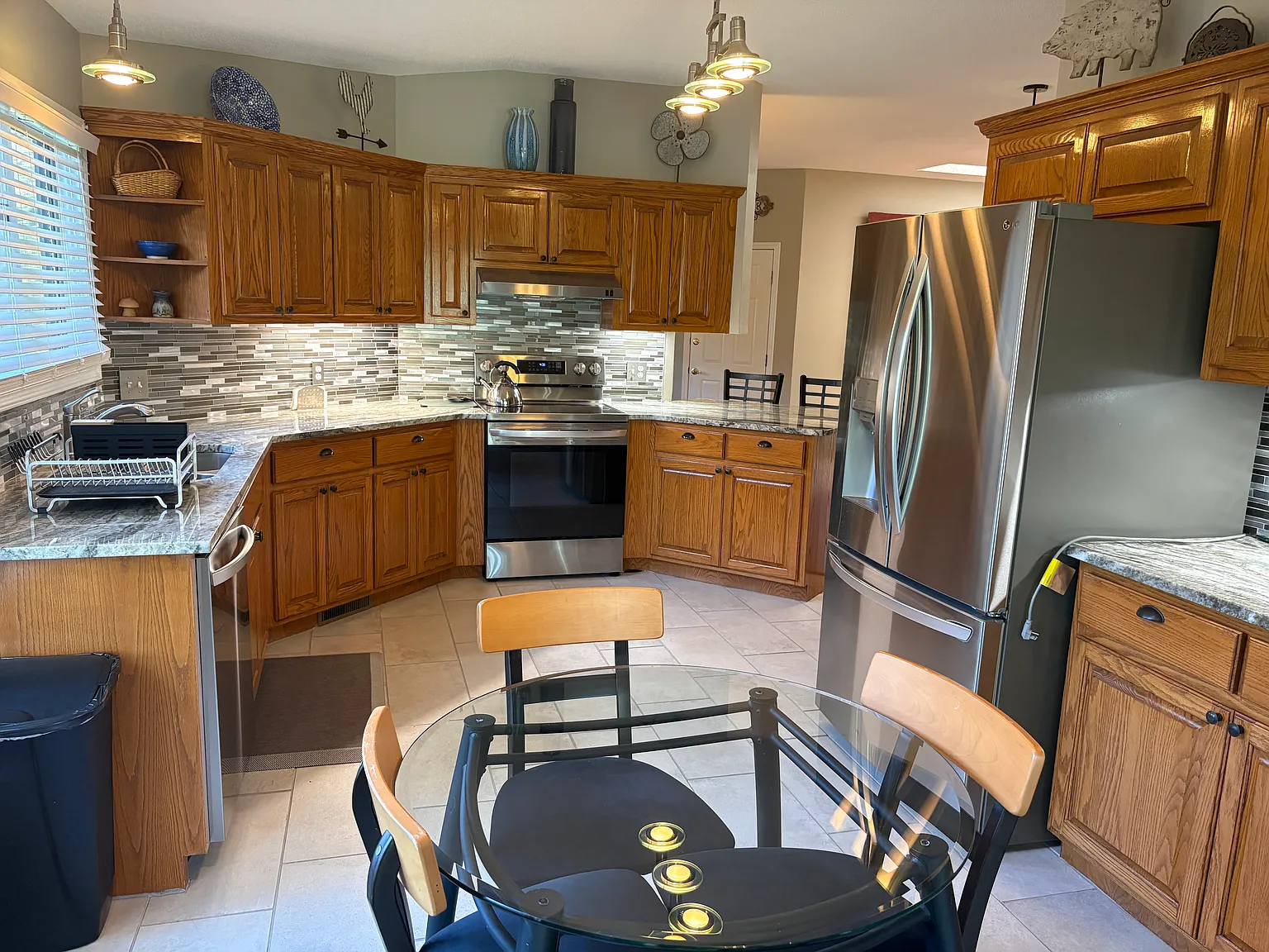 2 bed, 1460 sqft, $1,800 — Photo 4