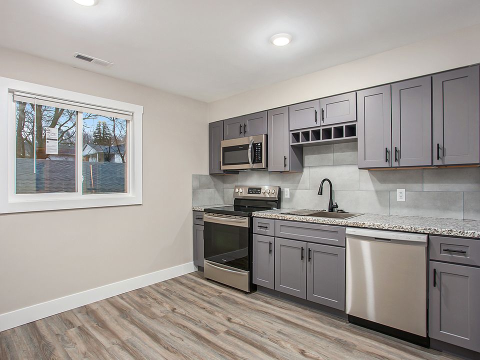 1st image of 154 S Fremont St NE #1