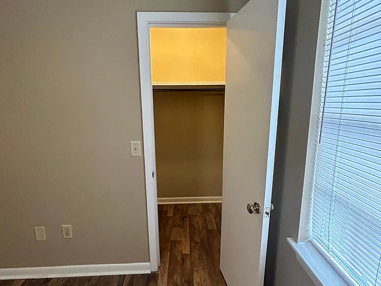 900 Whitworth St #1 — Photo 9