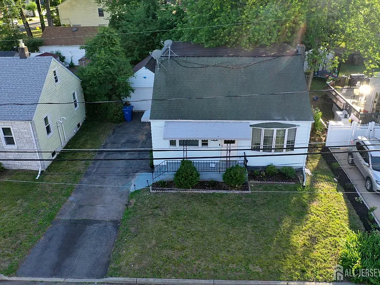 22 Wilson Ave — Photo 41