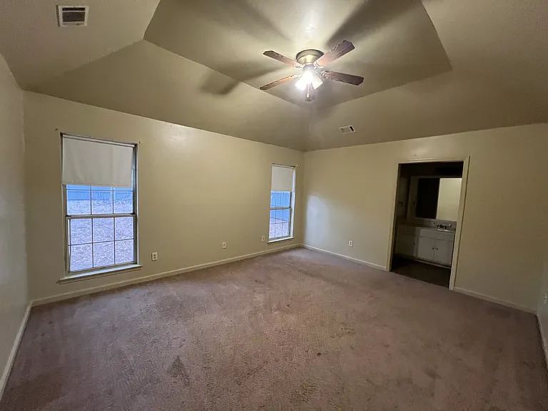 406 Club Dr — Photo 8