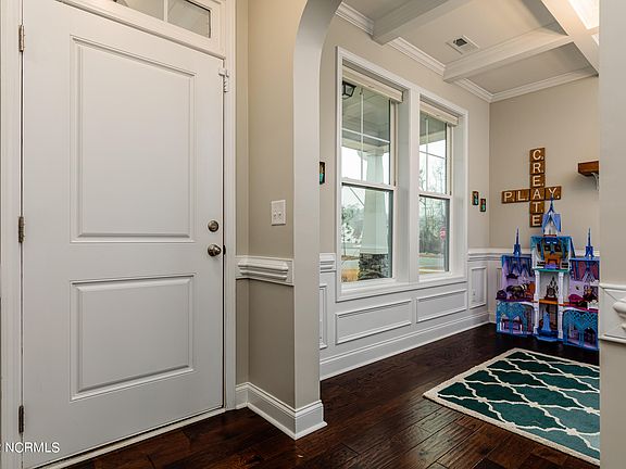 4th image of 205 Parrish Ln