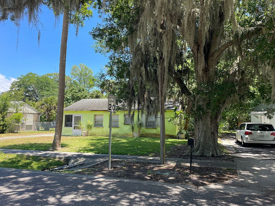 2nd image of 822 Varr Ave