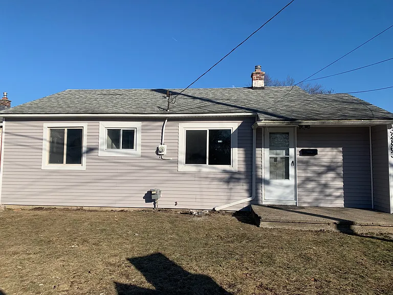 32863 Mecosta St — Photo 2