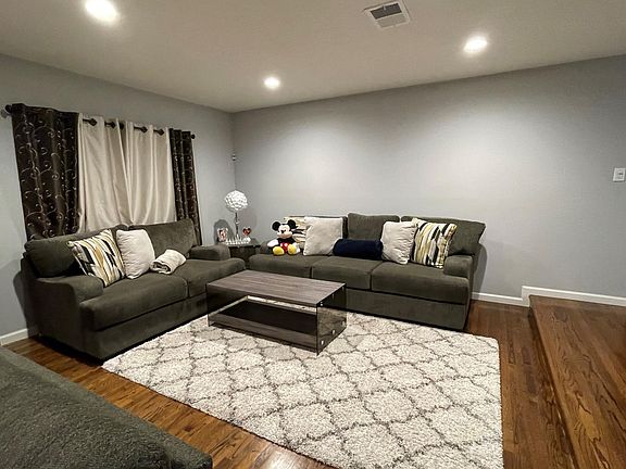 2nd image of 3585 Cropley Ave