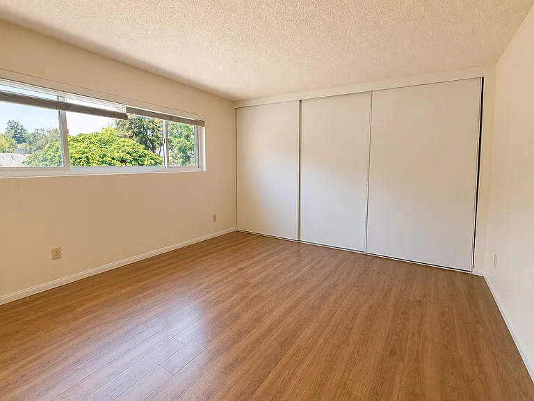 3907 La Crescenta Ave #207 — Photo 5
