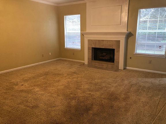 2nd image of 3542 Strathmore Dr