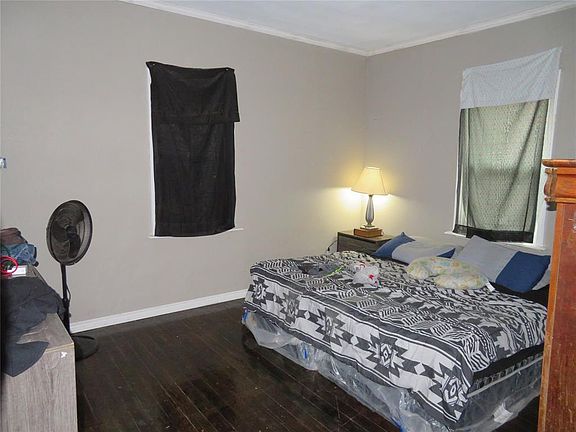 5th image of 1702 Portland Ave