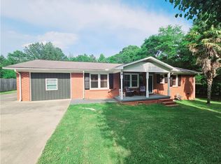 10 Frederick Rd, Ware Shoals, SC 29692