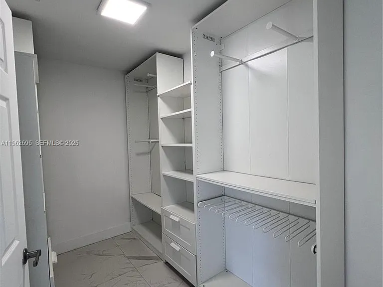 109 Gables Blvd — Photo 12