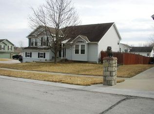 11903 213th Ct, Peculiar, MO 64078