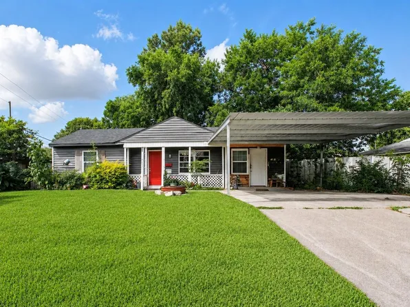 603 Briarwood Dr, Baytown, TX 77520