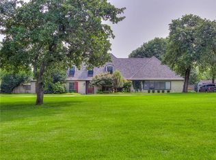 2304 Old Farm Rd, Edmond, OK 73013