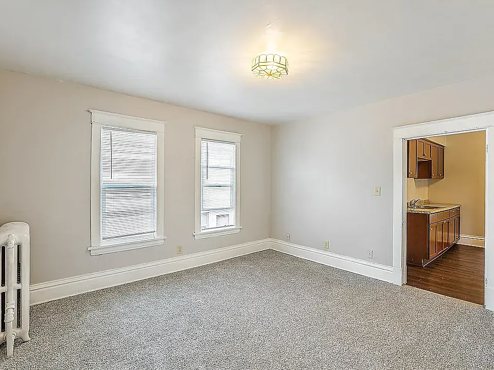 3 bed, 1100 sqft, $1,580 — Photo 4