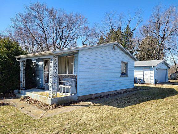 5th image of 2205 Clover Ave