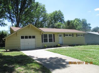 6805 NW 75th St, Kansas City, MO 64152
