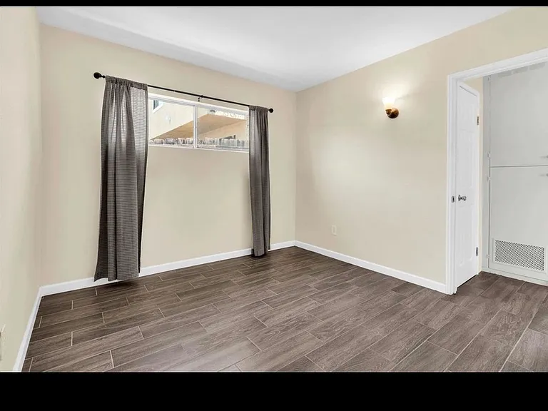 3736 46th St — Photo 12