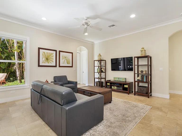 235 Claremont Ln — Photo 8