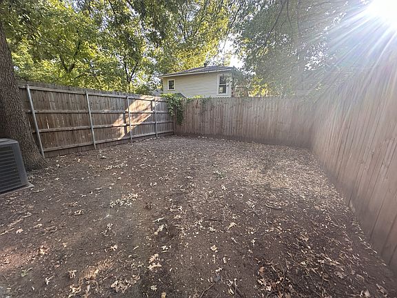 2nd image of 916 N Austin St #102