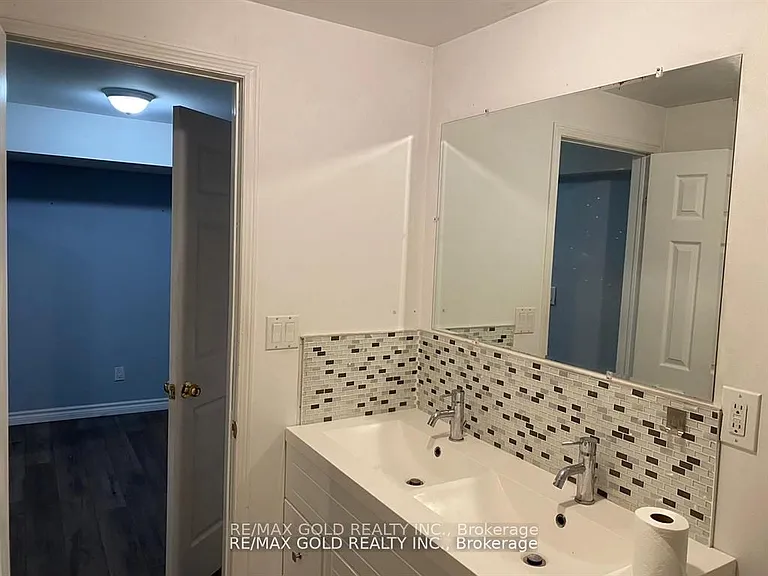 27 Middlecote Dr #BASEMENT — Photo 8