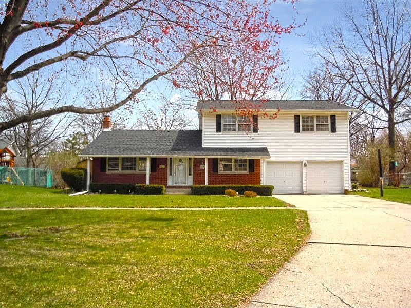 Front View of 2 Story Home