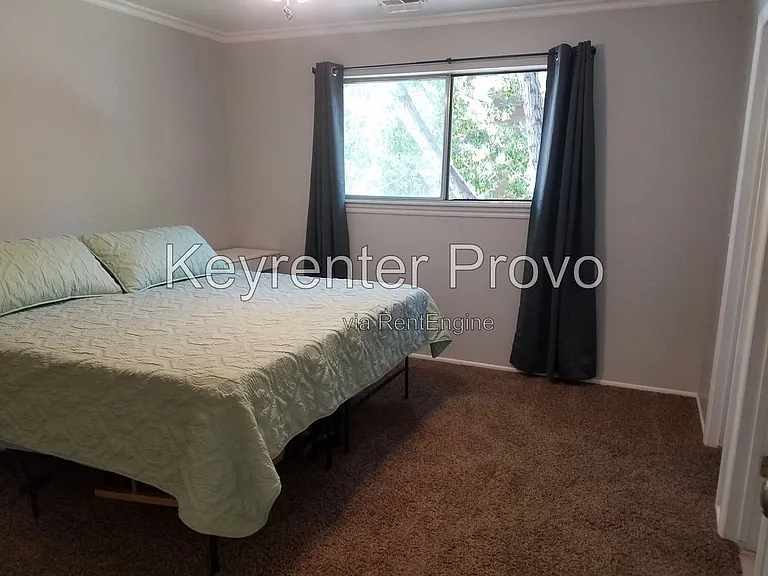 1686 Hickory Ln — Photo 16