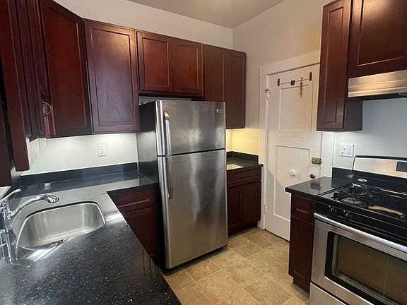 5th image of 1140 Hyde St #2