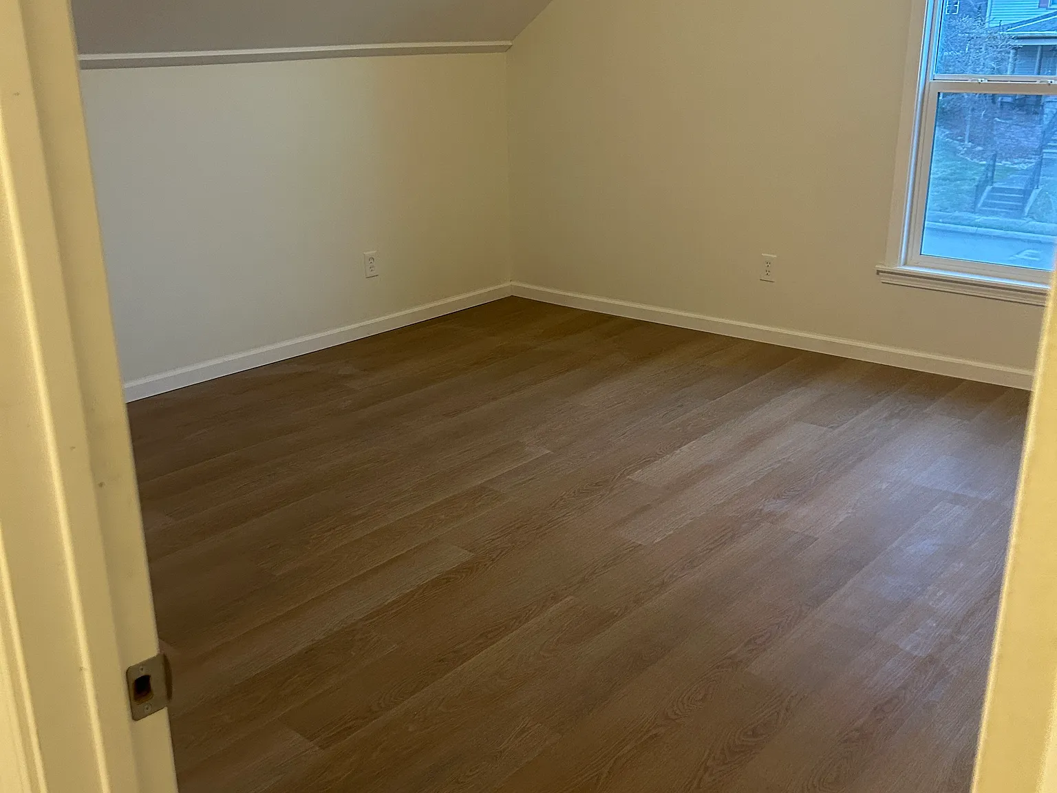 3 bed, 900 sqft, $1,095 — Photo 4