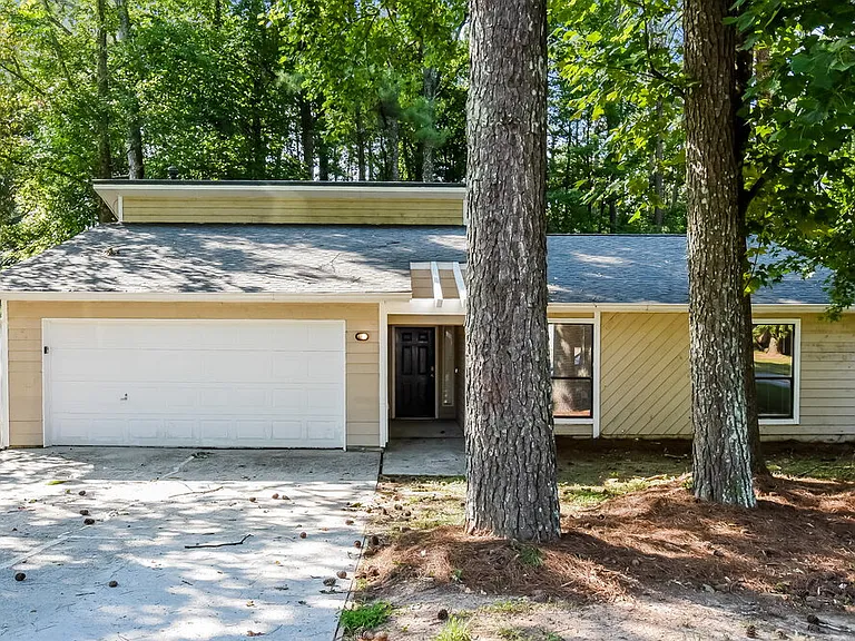 2735 Trotters Walk Trl — Photo 1